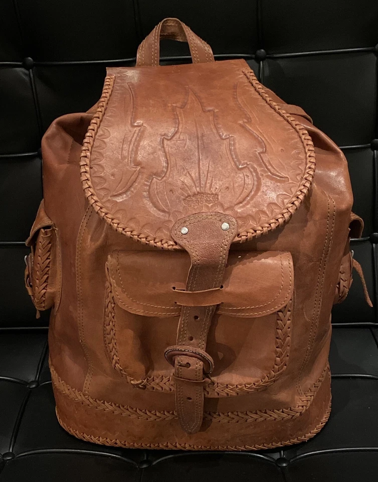 NOVA BOLSA MOCHILA DE COURO CRU FEITA À MÃO COM MOTIVO OCIDENTAL BOLSA DE LIVROS FEITA À MÃO - Imagem 1 de 4