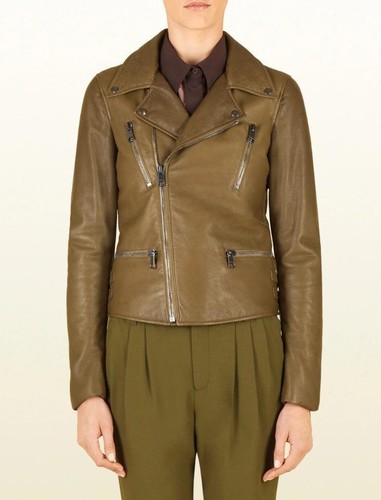 Giacca Gucci in pelle nappa verde oliva (prezzo consigliato £ 2.500+).