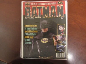 Topps: Official Movie Souvenir Magazine of Batman - Picture 1 of 1