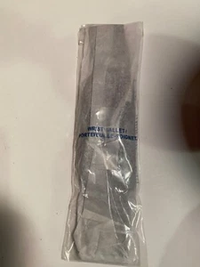 BILLETERA DE MUÑECA AVON Nueva Sellada en Bolso Ajustable en 3 Tamaños, Plata Suave y Negra - Imagen 1 de 10