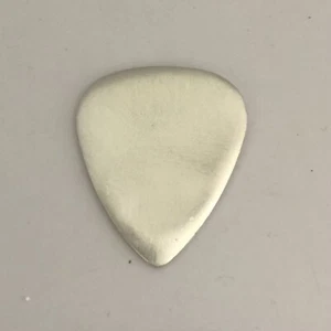 PICK DE GUITARRA LISA DE PLATA ESTERLINA MJG. ZZ TOP. LED ZEPPELIN - Imagen 1 de 3