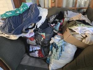Lotto rivenditori abbigliamento taglie forti - molti nuovi con etichette, abbigliamento donna fascia media/alta - Foto 1 di 3