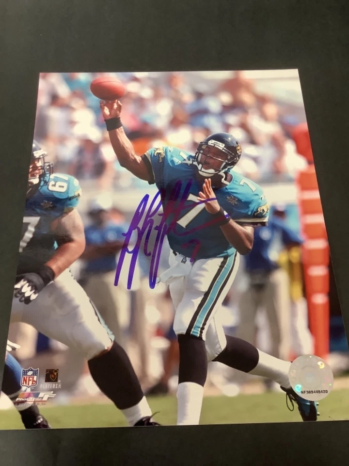 FOTO 8X10 FIRMADA POR BYRON LEFTWICH JACKSONVILLE JAGUARS NFL CERTIFICADO DE AUTENTICIDAD AUTOMÁTICO Foto 1 de 1