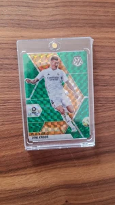 Tarjeta Panini 2021 Toni Kroos #26 Green Prizm MOSAIC La Liga Real Madrid #26 - Imagen 1 de 2