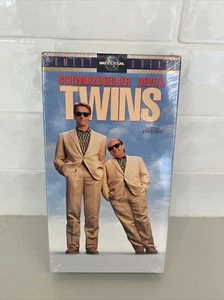 Twins (VHS) Comedy Greats 1998 - Arnold Schwarzenegger - Danny Devito - NEW Seal - Picture 1 of 6