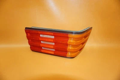 LUZ TRASEIRA ESQUERDA MERCEDES BENZ SL500 1990 1991 1992 1993 1994 1995 1298202164 - Imagem 1 de 4