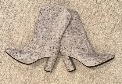 Botas Pierre Dumas para mujer 8,5 Western estrás gamuza media pantorrilla gris plata sin precio base Foto 1 de 4