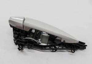 2014-2021 BMW X1 X5 X6 (F15 F16 F48) RIGHT REAR EXTERIOR DOOR HANDLE (WHITE 300) - Picture 1 of 4