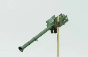 1: 35 EA35117 FIM-92 Stinger Air Defense Missile Modification  Resin model - Picture 1 of 3