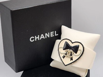 CHANEL Cuff Bracelet Spring 2006 Black Enamel On White Resin Heart Logo - Image 1 of 4