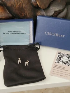 CHIC* BEAUTIFUL 925 SILVER & CZ INITIAL 'R' STUD EARRINGS - Picture 1 of 2