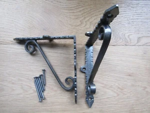 COPPIA di staffe mensola 6" ROTOLO FRASTAGLIATO ghisa antico rustico vintage AI - Foto 1 di 3