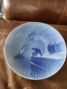 1917 B&G Bing & Grondahl Copenhagen Denmark Steamship Christmas plate - Picture 1 of 4
