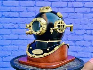 Nautical scuba diving helmet with base - U.S navy mark V deep sea divers helmet - Picture 1 of 9