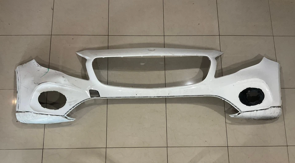 Крышка переднего бампера белая Mercedes Mercedes-Benz GLA250 GLA45 AMG 18-19 CAPA - Изображение 1 из 4
