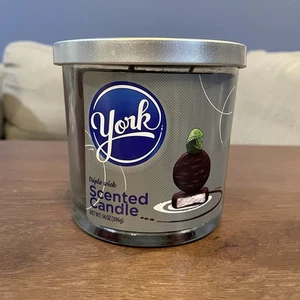 Candela profumata York Peppermint Patty Candy 14 oz marca innovativa - Foto 1 di 6