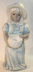 Alice Figur (Alice Börngen) Mädchen mit Hut und Blumentopf stehend - Höhe ca.: 3 - Bild 1 von 15