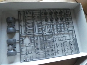 Tamiya German 88mm flak36/37 sprue C  kit no17 1/35 scale - Foto 1 di 7
