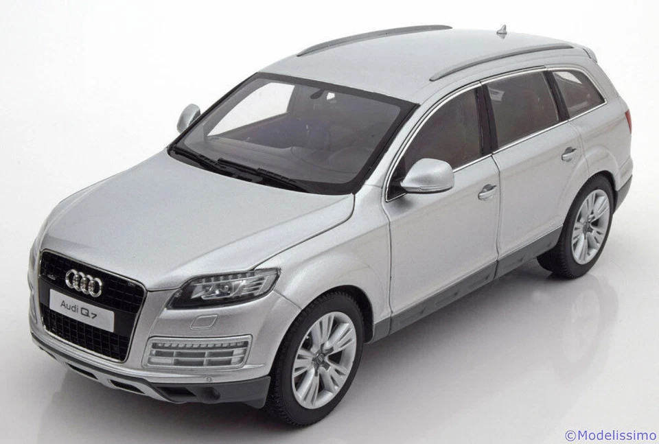 Kyosho 9221GR AUDI Q7 GRIGIA 2006 1:18 NEW - Immagine 1 di 1