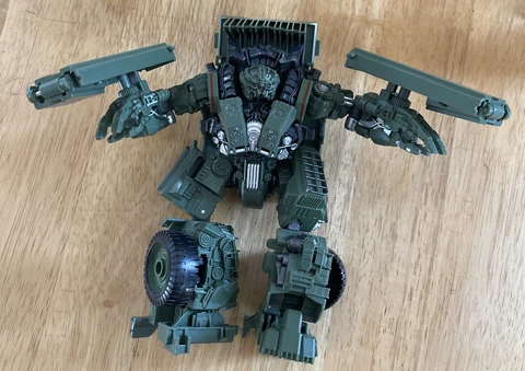 Transformers Studio Series 42 Voyager Class Long Haul Cover