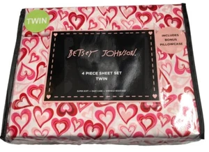 BETSEY JOHNSON 4 PC LOVE 💗 HEARTS ❤️ DESIGN TWIN SHEET SET Pink-Red-White NWT - Picture 1 of 3