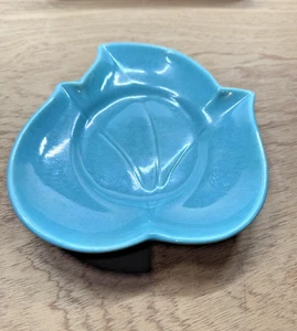 Vintage Red Wing Pottery Leaf Form Dish 6 1/2 X 6 in - Picture 1 of 3
