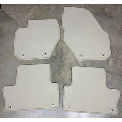 Комплект бежевых напольных ковриков Volvo XC60 39833578 - Изображение 1 из 4