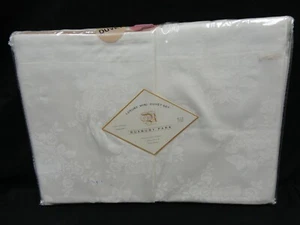 NEW Roxbury Park - King Duvet Cover Set - Bone Rose Print - Picture 1 of 5