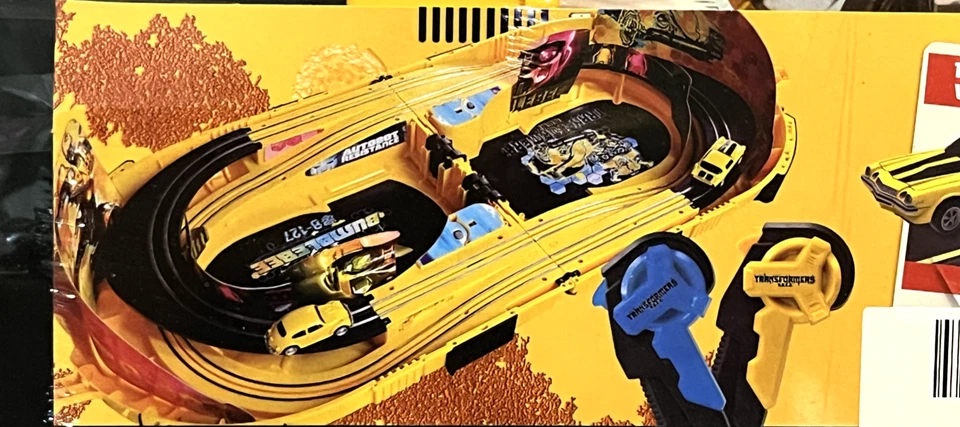 TRANSFORMERS bumblebee carrying case slot track new in box  very rare - Image 1 of 4