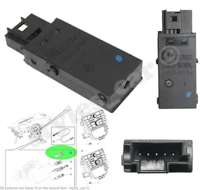 Conector auxiliar original Vauxhall Astra J Zafira B Insignia 13317917 - Imagen 1 de 12