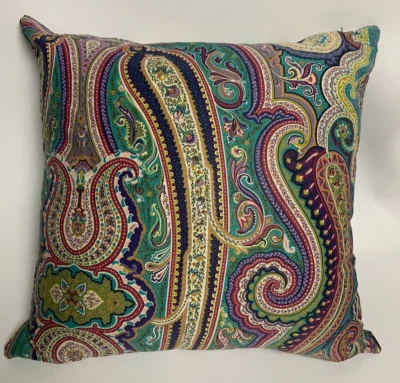 Almohada de plumón con cremallera de cachemira Crate & Barrel Jubilee - Talla 23" X 23" Foto 1 de 4