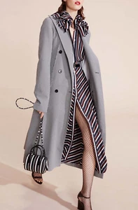 1K Nina Ricci gestreifte Seidenbluse mit übertriebenem Kragen, FR 38, neu mit Etikett  - Bild 1 von 11