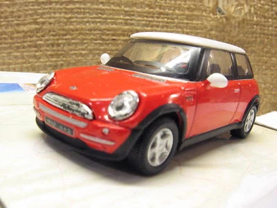 Cararama 171BND BMW Mini Cooper 3 Porta Bianco Rosso Tettuccio 1/72 Scala T48 - Immagine 1 di 4