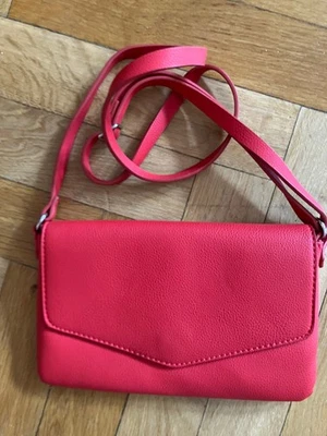 Handtasche C&A rot NEU 24 x 15 cm - Bild 1 von 4