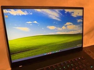 Razer Blade 15 Advanced (2018) - 32GB RAM - 1TB SSD - GTX 1070 Max-Q - Intel i7 - Picture 1 of 8