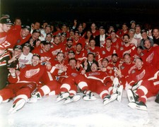 Detroit Red Wings 1997-98 Championship Team 8x10 Color Photo
