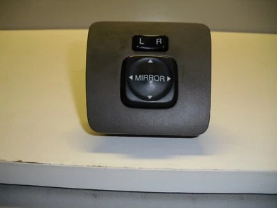 1995 1996 1997 1998 1999 Toyota Avalon Power Mirror Switch 5420081 - Image 1 of 2