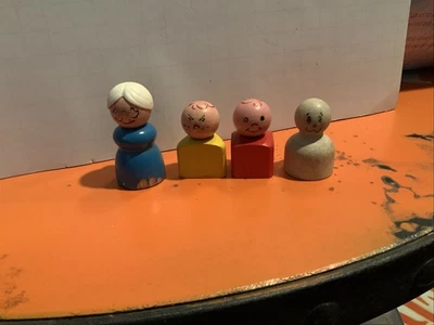 ВИНТАЖНЫЕ деревянные туфли на шнуровке Fisher Price Old Woman для маленьких людей - Изображение 1 из 3