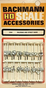New Bachmann - HO Scale - Railroad and Street Signs (24 pieces) - #2304 - Picture 1 of 2