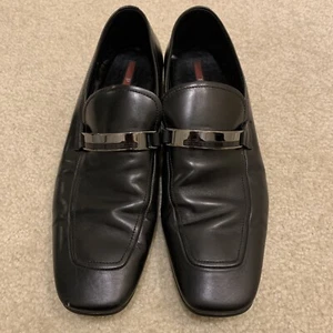 Prada Black Leather Loafers Slip-on Shoes Mens Size US 7 Euro 40 Plate Logo - Picture 1 of 17