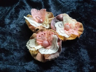 3 Handgenähte Recycling Stoffblumen, Shabby Applikationen zum Aufnähen - Bild 1 von 4