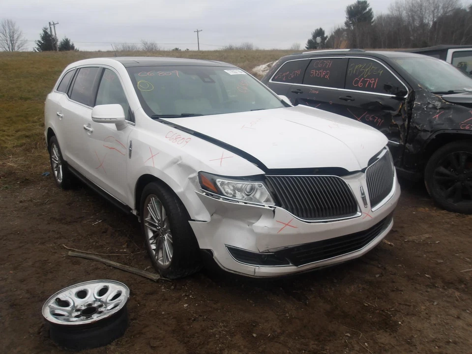 Used Automatic Transmission Shift Lever Assembly fits: 2015 Lincoln Mkt  Grade A - Image 1 of 4