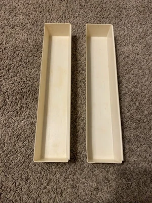 Conjunto usado de 2 organizadores de gaveta da marca Rubbermaid 3” x 15” off-white/Stackabl - Imagem 1 de 4