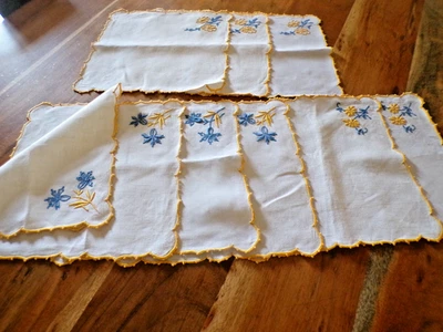 Linge ancien Lot de 9 serviettes en lin blanc  brodé de fleurs diffèren   ref 18 - Photo 1/4