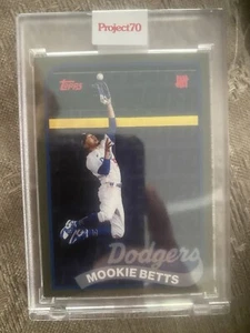 2021 TOPPS PROJECT 70 #337 BO JACKSON/MOOKIE SCOMMESSE IMBATTUTE *CONCASSAD ART*   - Foto 1 di 4
