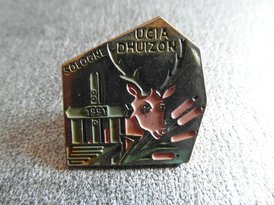 Selten Anstecknadel - Sologne - Jagd - Ucia D'Huizon - Hirsch - 1991 - Metall - Bild 1 von 1