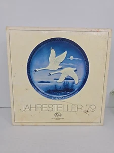 Vintage 79 Hutschenreuther German Swans Heading South Porcelain Plate #858 EUC - Picture 1 of 24