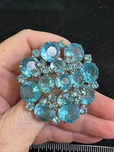 Flower Aqua Blue Rhinestone Vintage Silver Brooch Pin M-6649 - Picture 1 of 3