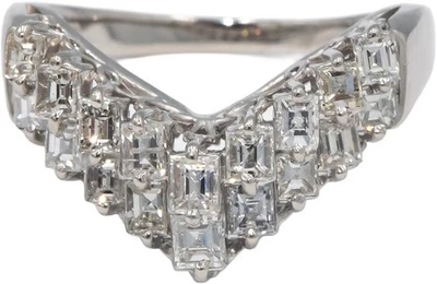 Anillo con racimo de diamantes talla baguette de platino 1,0 quilates tamaño 6,75 Foto 1 de 4