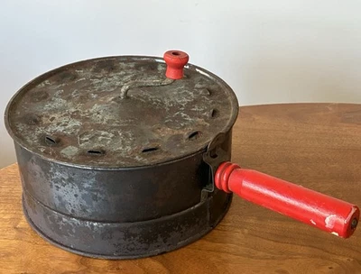 De colección E-Z Estaño Metal Maíz Popper Manivela Mango Rojo Palomitas Estufa Fogata Foto 1 de 4